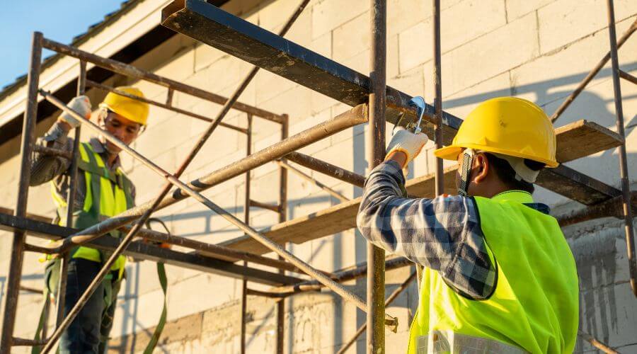 Professional gutter cleaning in Hawi, HI